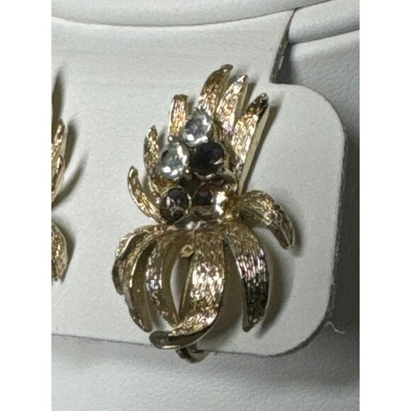 Vintage Coro stamped Spikey with rhinestone clip on earrings - Picture 10 of 10